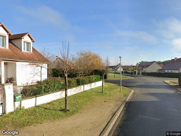 UNE MAISON D’HABITATION ET DÉPENDANCES