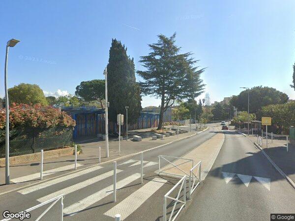 UN APPARTEMENT DE TYPE VILLA 