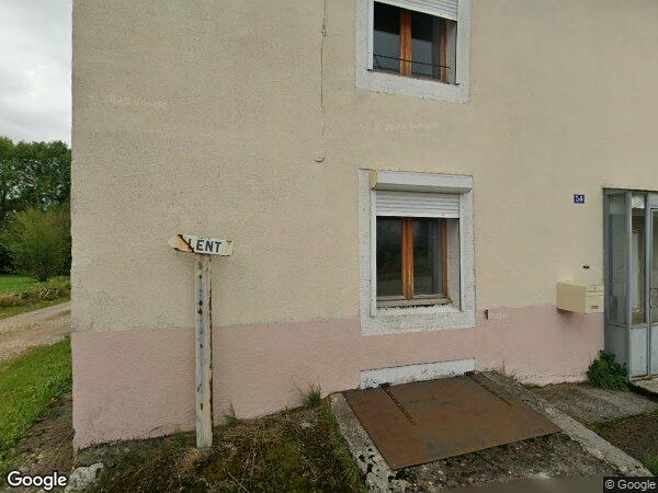 UNE MAISON À USAGE D'HABITATION