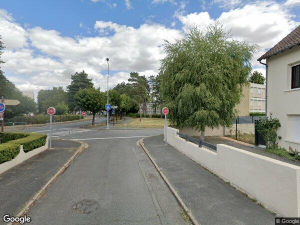 UNE MAISON D'HABITATION