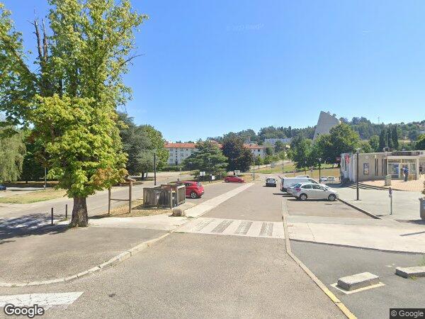 UN APPARTEMENT DE TYPE F4 ET UN LOCAL A USAGE DE CAVE