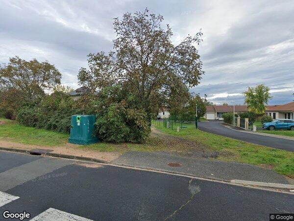 UN APPARTEMENT DE TYPE T2 ET UN EMPLACEMENT DE PARKING