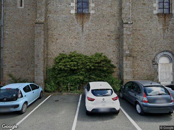 UNE MAISON À USAGE D'HABITATION