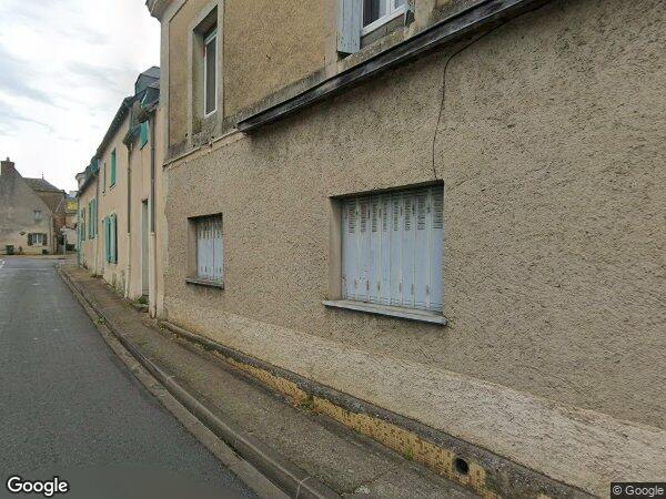 UNE MAISON À USAGE D'HABITATION