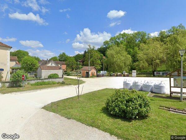 UNE MAISON À USAGE D'HABITATION