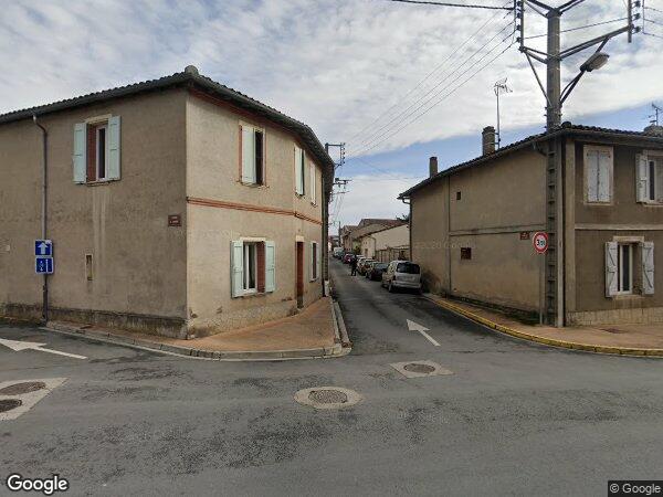 UN IMMEUBLE À USAGE D'HABITATION