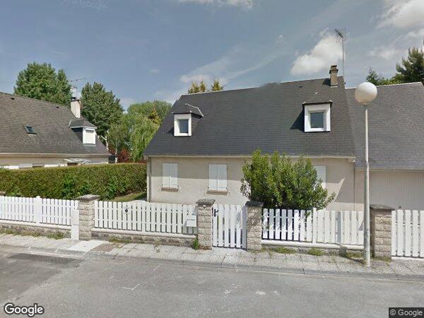 UNE MAISON À USAGE D'HABITATION