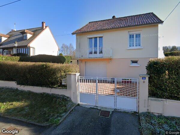 UNE MAISON À USAGE D'HABITATION