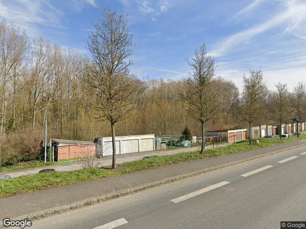 UNE MAISON À USAGE D'HABITATION