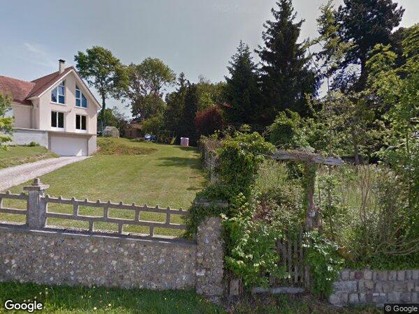 UNE MAISON À USAGE D'HABITATION