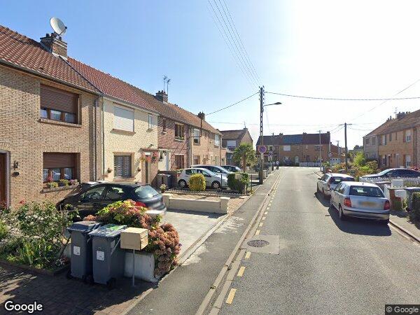 UNE MAISON À USAGE D'HABITATION