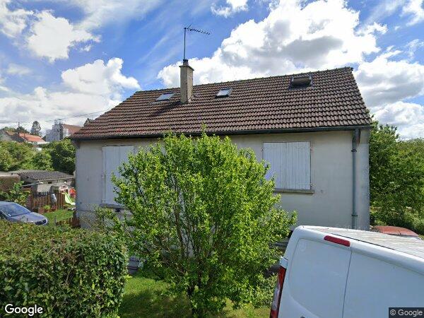 UNE MAISON D'HABITATION