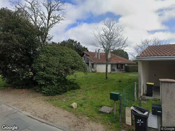 DEUX PARCELLES FORESTIÈRES EN NATURE DE PINS ET À USAGE DE CHEMIN