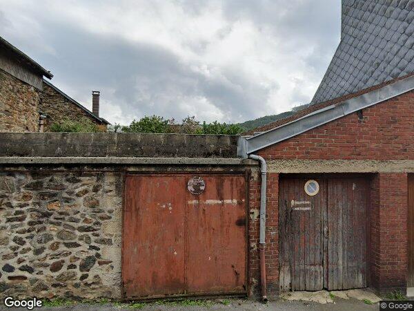 UNE MAISON À USAGE D'HABITATION