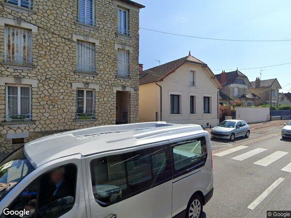 UN APPARTEMENT ET UNE CAVE