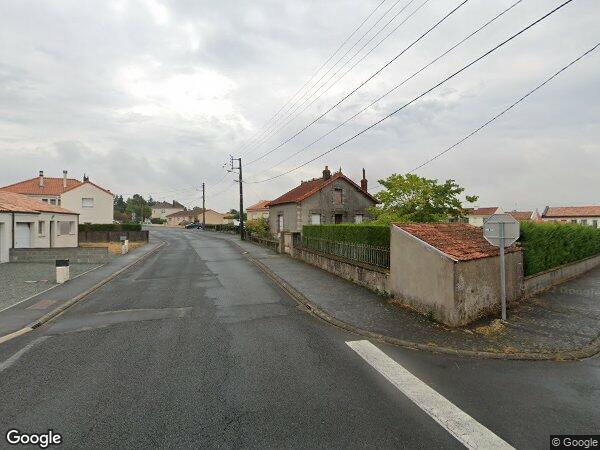 UNE MAISON À USAGE D'HABITATION