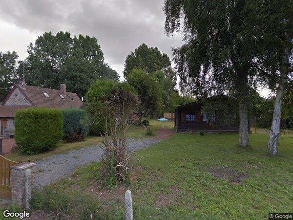 UN IMMEUBLE À USAGE D'HABITATION