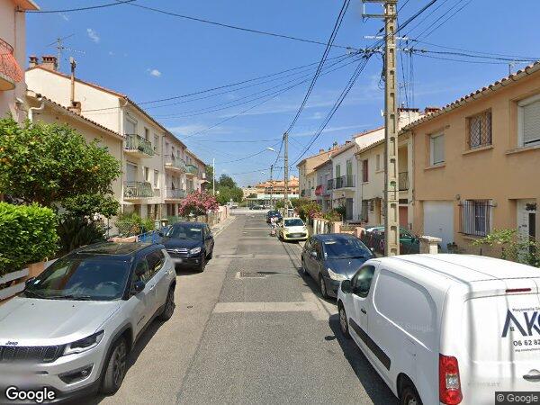 UNE MAISON À USAGE D'HABITATION