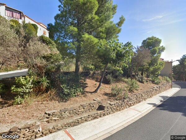 UNE PARCELLE DE TERRAIN