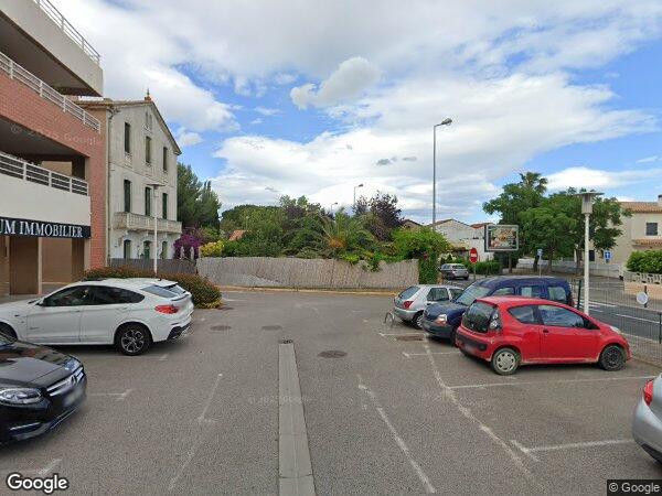 UN APPARTEMENT ET UN EMPLACEMENT DE PARKING