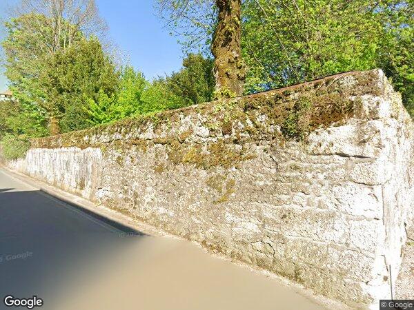 UNE MAISON EN PIERRE FIN XIX SIÈCLE AVEC CAVE JARDIN ET PISCINE