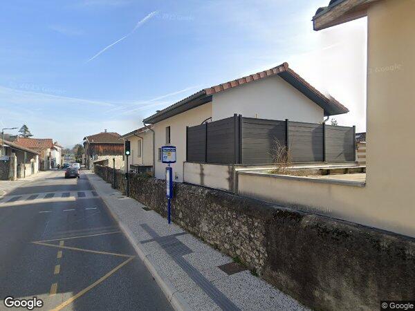 UNE MAISON MITOYENNE