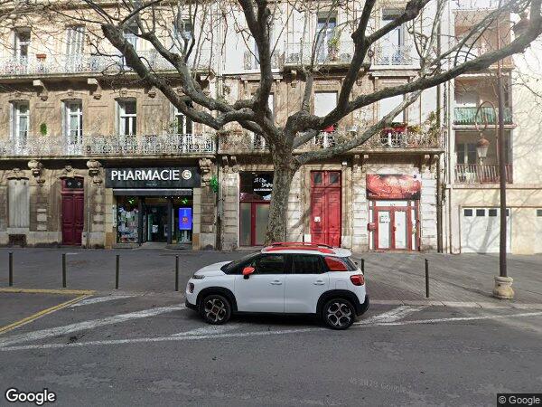 UN APPARTEMENT ET UN LOCAL À USAGE DE GARAGE