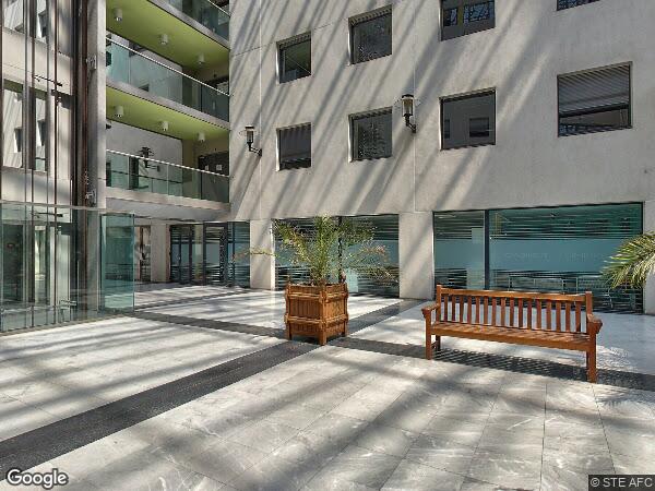 UN EMPLACEMENT DE STATIONNEMENT