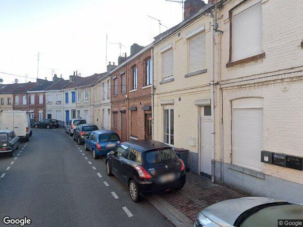 UNE MAISON À USAGE D'HABITATION TYPE CONSTRUCTION 1930