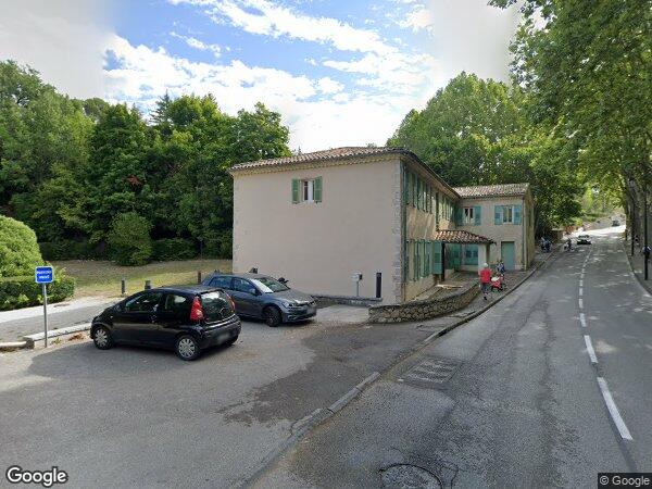 UN APPARTEMENT STUDIO