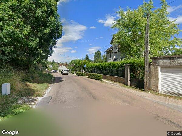 UNE MAISON D'HABITATION