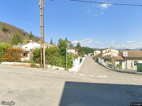 UNE MAISON D'HABITATION