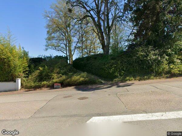 UN IMMEUBLE À USAGE D'HABITATION