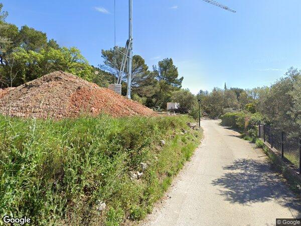 UNE MAISON À USAGE D'HABITATION