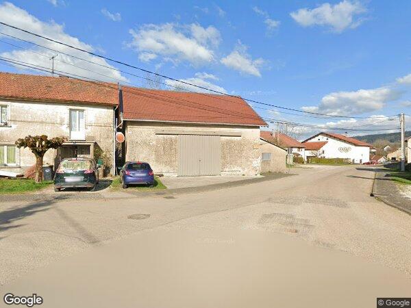 UNE MAISON DE TYPE  ANCIENNE FERME (VIEILLE CONSTRUCTION EN PIERRES MAÇONNÉES)