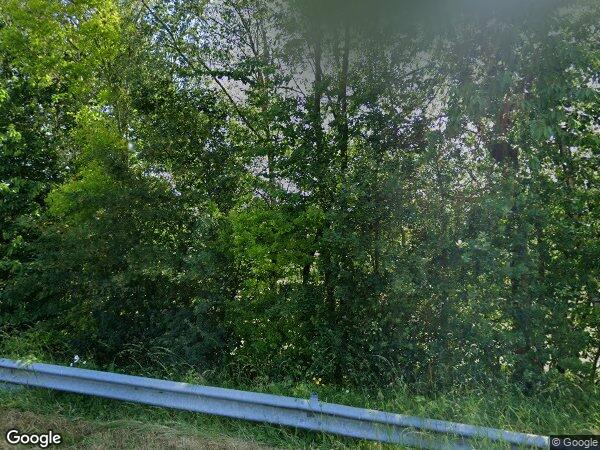 UNE MAISON D'HABITATION AVEC GARAGE