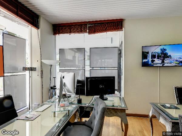 UN APPARTEMENT AVEC DEUX CAVES ET UN GARAGE