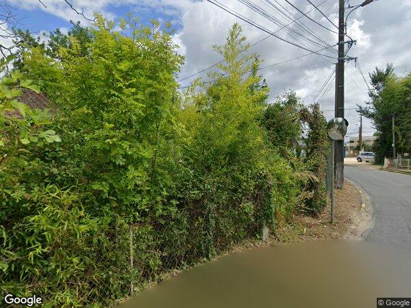 UN IMMEUBLE À USAGE D'HABITATION