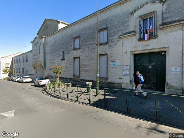 UN ENSEMBLE IMMOBILIER