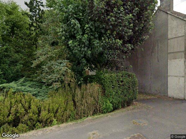 UNE MAISON À USAGE D'HABITATION