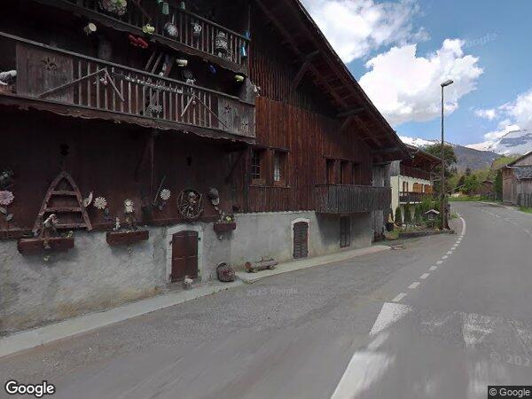 UNE MAISON D'HABITATION