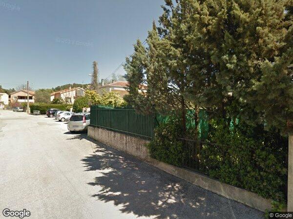 UNE MAISON A USAGE D'HABITATION