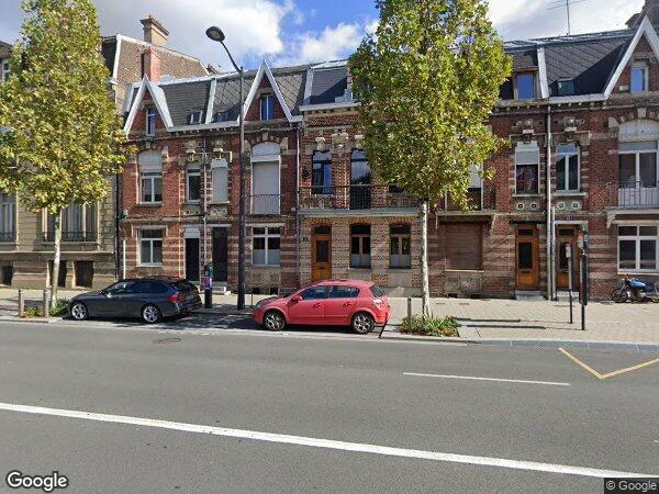 UNE MAISON À USAGE D'HABITATION