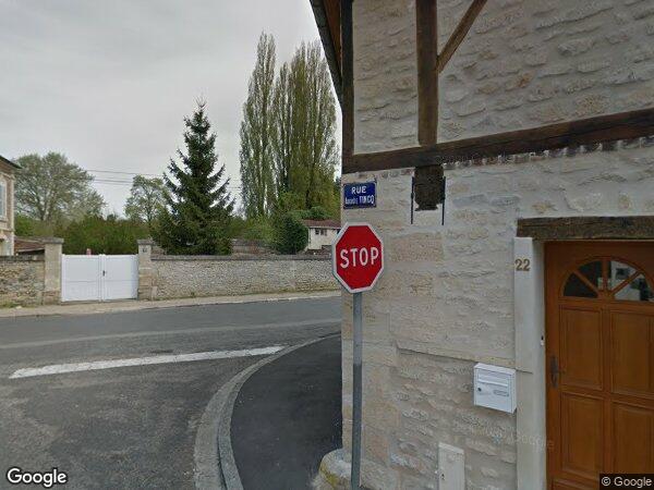 UNE MAISON D'HABITATION