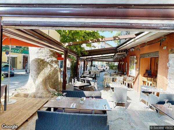 UNE PARCELLE DE TERRE