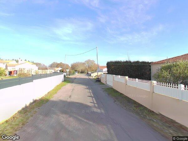 UNE MAISON À USAGE D'HABITATION