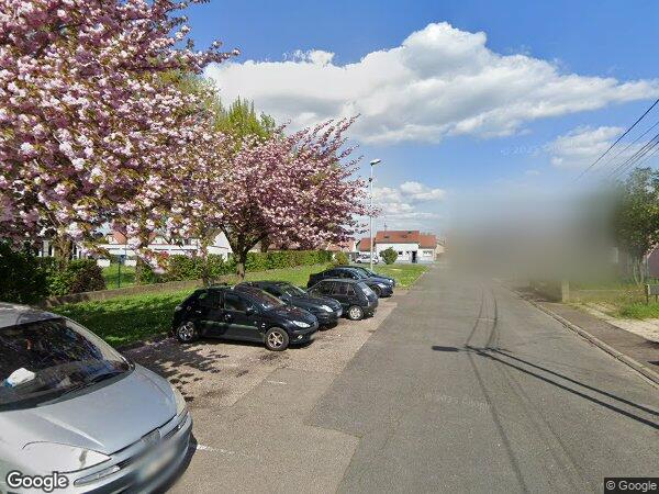 UNE MAISON À USAGE D'HABITATION