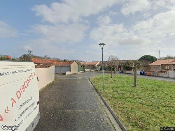 UNE MAISON À USAGE D'HABITATION