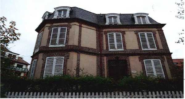 UNE VILLA ET UNE MAISON