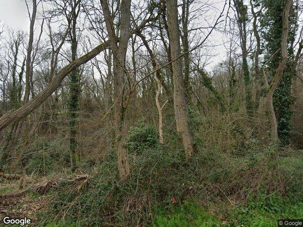 UN IMMEUBLE D'HABITATION